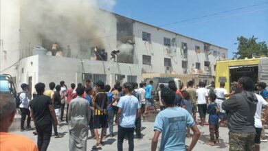 عدن.. حريق منزل في خورمكسر يثير حالة ذعر قبل السيطرة عليه 2