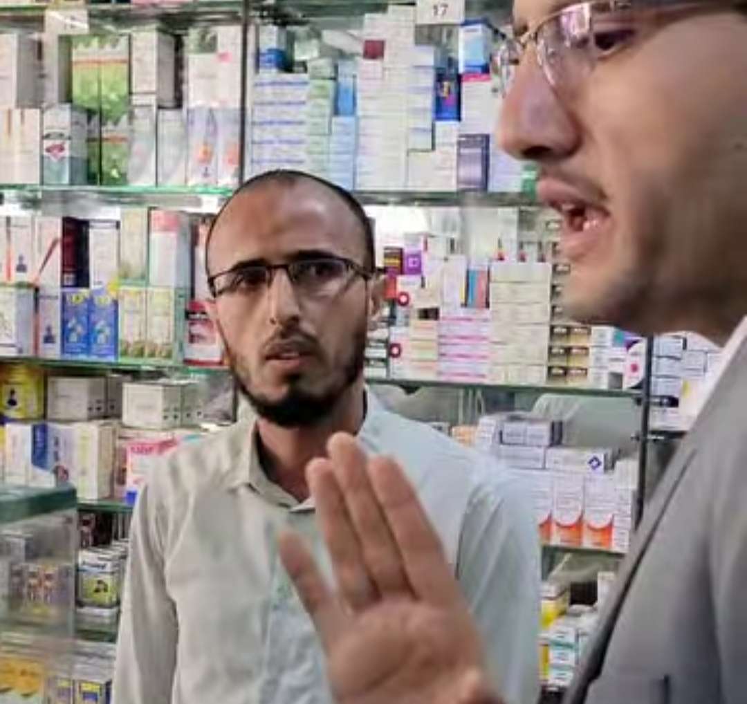 حملة رقابية مفاجئة تستهدف الصيدليات في تعز لضبط المخالفات 1