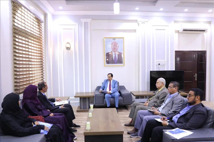 وزير الشباب والرياضة يلتقي اللجنة التحضيرية لتكتل "شباب عدن" لبحث دعم المبادرات الشبابية 1