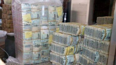 أزمة السيولة تشل الاقتصاد اليمني وتؤخر صرف الرواتب وسط اختلالات نقدية متصاعدة 2