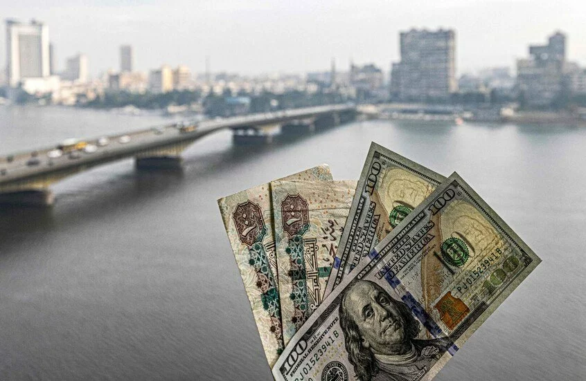 الدولار يواصل الارتفاع في مصر.. ضغوط متزايدة على الجنيه ومخاوف من موجة غلاء جديدة 1