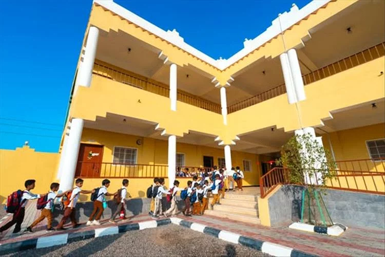 مدرسة جديد في عدن بلا إمكانيات.. شكاوى من نقص المعلمين وتكدس الطلاب 1
