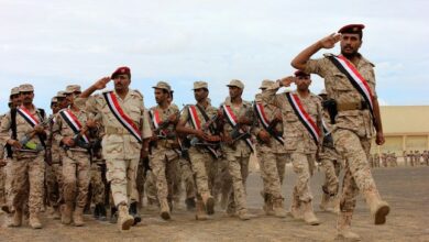 أكثر من 4 أشهر بلا مرتبات.. معاناة متفاقمة لأسر العسكريين والأمن 4