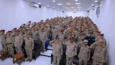 وزير الدفاع يرأس اجتماعاً عسكرياً موسعاً لمناقشة المستجدات وتعزيز الجاهزية القتالية 2