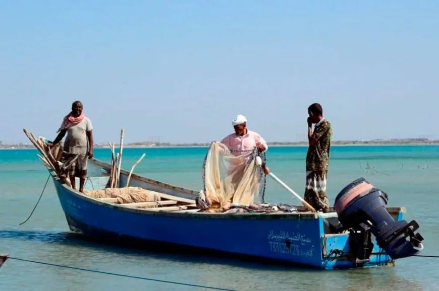 صيادو شبوة يطلقون نداء استغاثة.. مطالبات عاجلة بتفعيل منظومة الحماية والإنقاذ 1