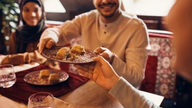 متى تأكل الحلويات دون أن يرتفع السكر؟ خبراء يحددون التوقيت المثالي 2