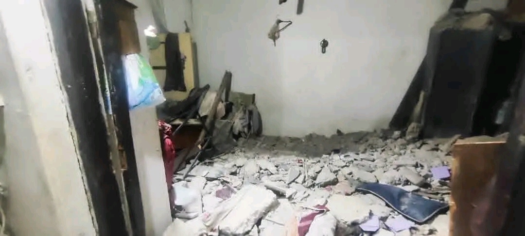 فاجعة تهز التواهي.. انهيار منزل على أسرة يخلّف ضحايا ومصابين تحت الأنقاض 1