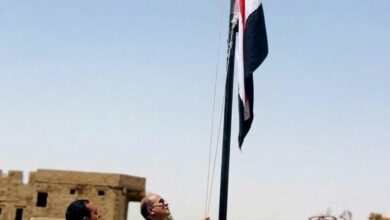 السفير المداوي يرفع علم الجمهورية اليمنية في مقر السفارة بالخرطوم تمهيداً لاستئناف عمل البعثة 3