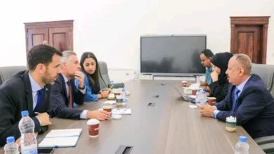 وزير النقل يبحث مع سفير الاتحاد الأوروبي تعزيز التعاون لتطوير قطاعات النقل في اليمن 3