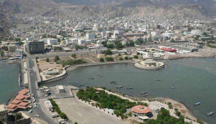 عدن: تدهور خدمة الكهرباء يزيد معاناة السكان وسط موجة حر شديدة 1