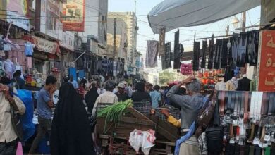 عدن: ازدحام غير مسبوق في سوق الشيخ عثمان مع اقتراب عيد الأضحى 3