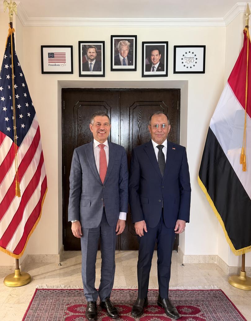 نائب وزير الصناعة والسفير الأمريكي يبحثان توسيع الشراكة الاقتصادية وتحفيز الاستثمار ودعم التحول المؤسسي 1