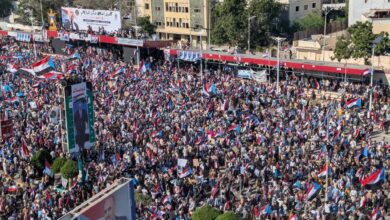 حشود جماهيرية تملأ ساحة العروض بعدن في فعالية 4 مايو 4
