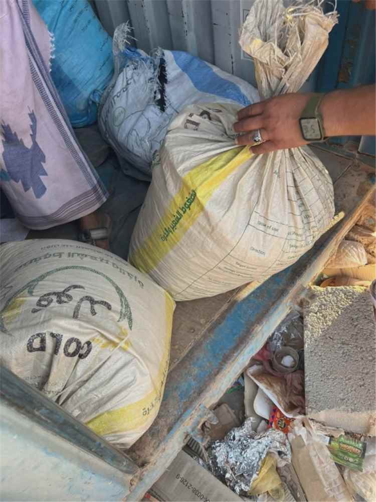 إحباط تهريب في منفذ الوديعة.. ضبط مواد سامة وأدوية محظورة داخل شحنة غذائية 1