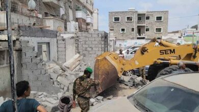 عدن: حملة لإزالة البناء العشوائي في المنصورة وتأكيد على الالتزام بالقوانين 3