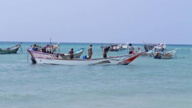 فقدان 15 صياد يمني قبالة سواحل الخوخة.. وأسرهم تطلق نداء استغاثة عاجل 2
