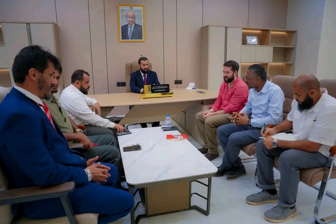محافظ أبين يلتقي منظمة مهاد الفرنسية ويشيد بتدخلاتها 1