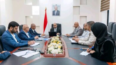 وزير الاتصالات يناقش مستوى الأداء المؤسسي وخطط تطوير قطاعي الاتصالات والبريد 5