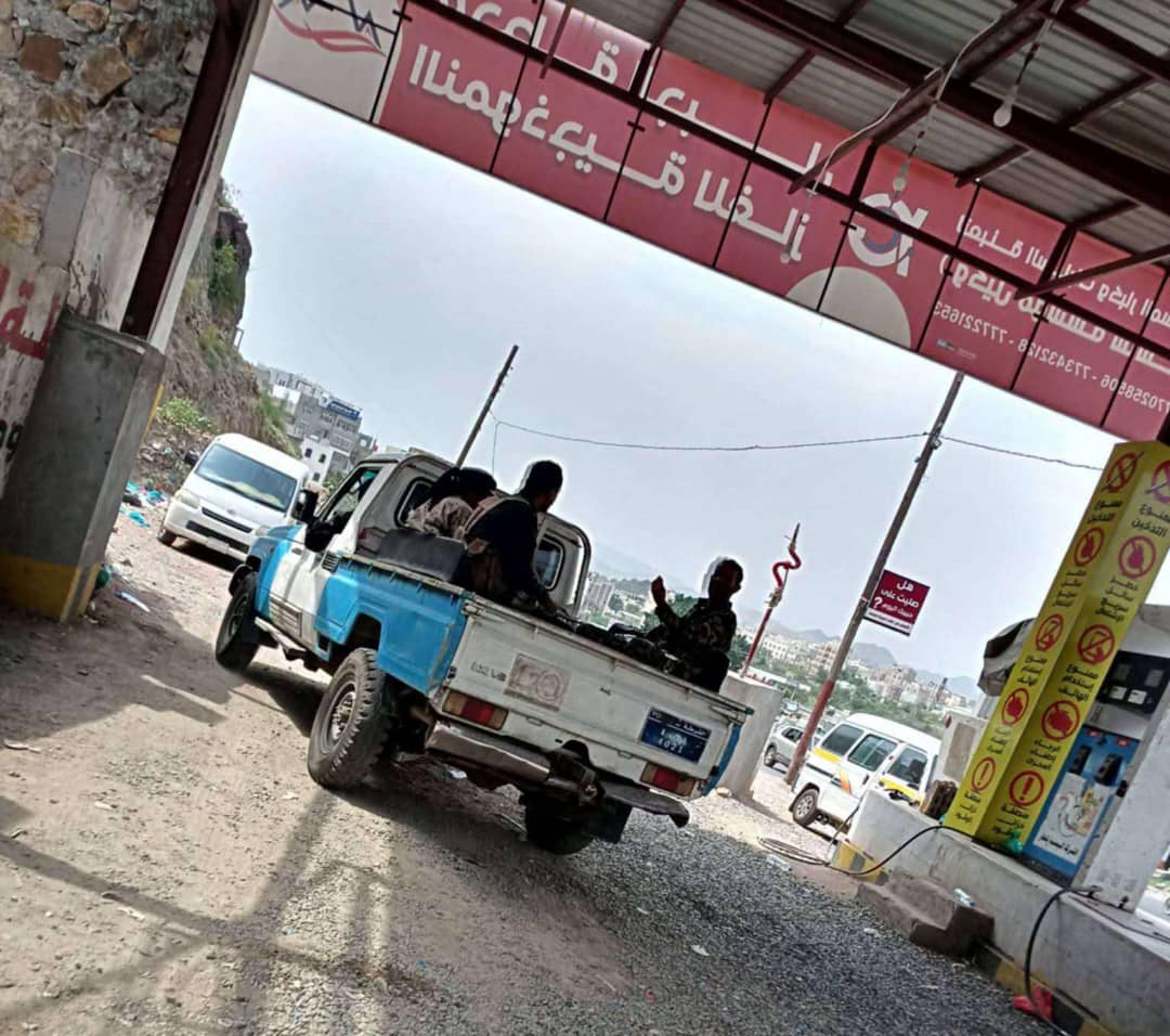 بعد الاعتداء على الموظفين.. انتشار أمني لتأمين محطة الغاز في تعز 1