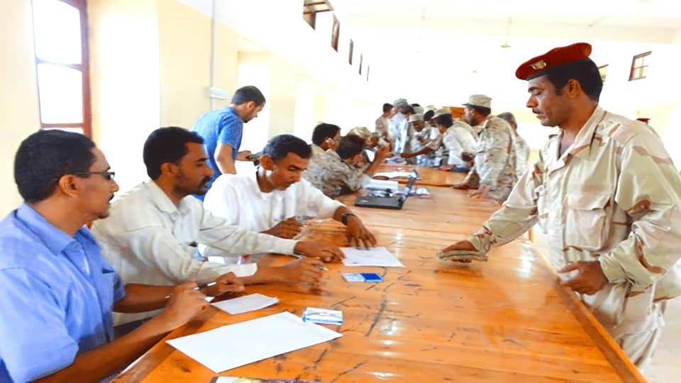 مرتبات منتسبي الدفاع والداخلية متوقفة للشهر الثالث على التوالي وسط تدهور معيشي متزايد 1