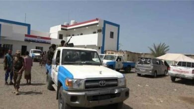 الأجهزة الأمنية بالساحل الغربي تضبط مطلوباً في قضية قتل بتعز وتودعه السجن لاستكمال الإجراءات 4