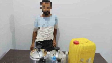 الضالع: ضبط معمل لتصنيع الخمر البلدي وإلقاء القبض على متهم 5