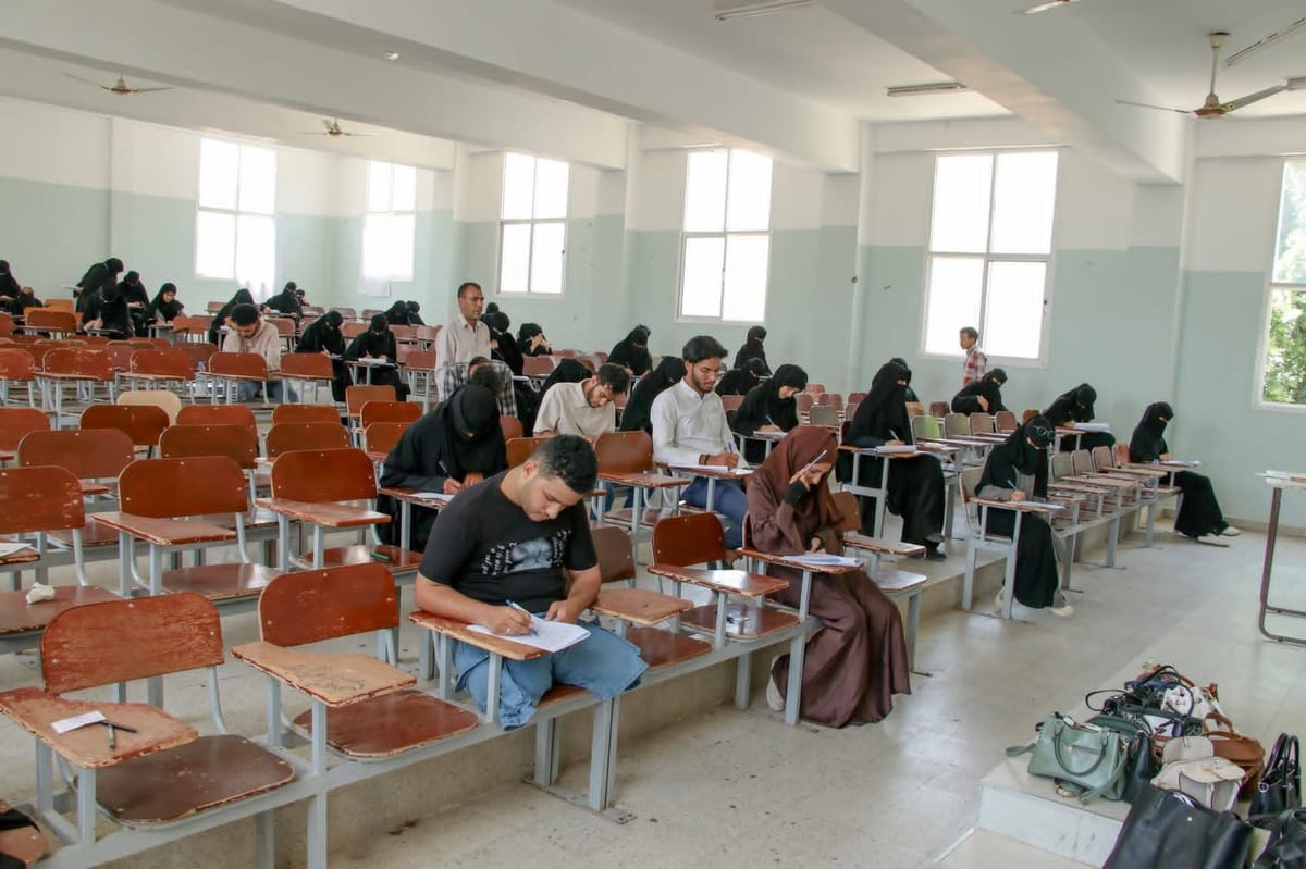 عزوف غير مسبوق عن الكليات الإنسانية في اليمن.. مخاوف من أزمة وعي وهوية تهدد الأجيال القادمة 1