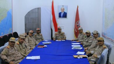 رئيس هيئة الأركان يترأس اجتماعاً موسعاً بقادة الهيئات والمناطق والمحاور العسكرية 2