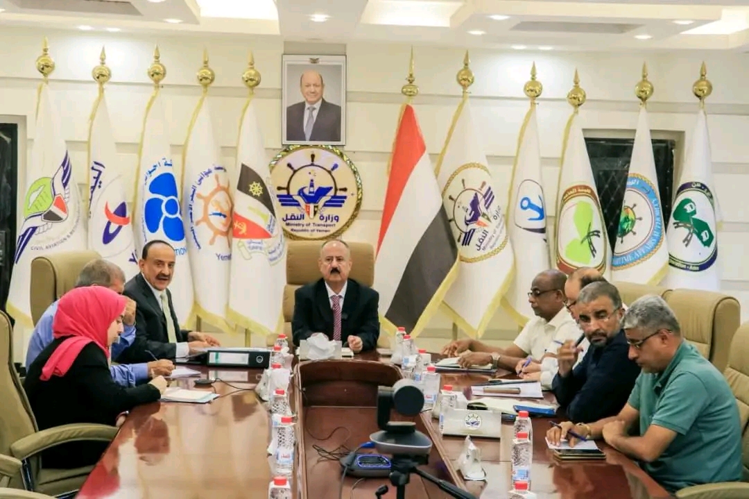 وزارة النقل والسلطة المحلية بشبوة تناقشان استكمال إجراءات اعتماد مشروع ميناء قنا 1