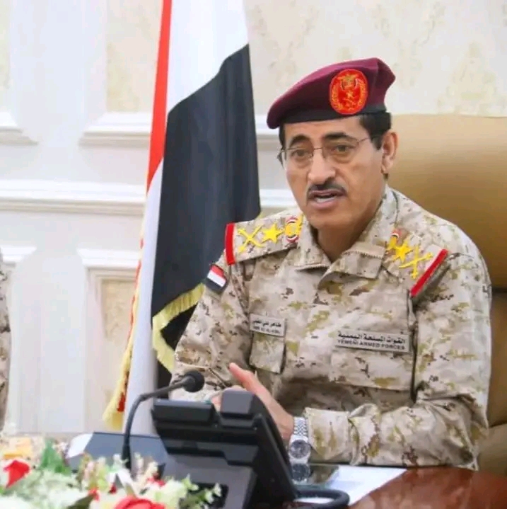 وزير الدفاع سنقوم بالتصدي والتعامل مع الطيران المعادي المنتهك للأجواء اليمنية بجميع الوسائل المتاحة وزير الدفاع سنقوم بالتصدي والتعامل مع الطيران المعادي المنتهك للأجواء اليمنية بجميع الوسائل المتاحة