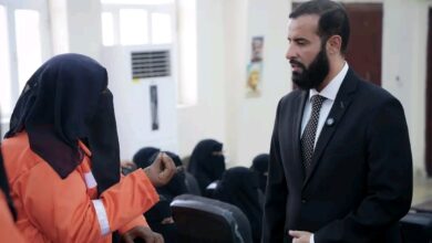 محافظ أبين: عمال النظافة يحظون برعاية خاصة ونعمل على تحسين أوضاعهم المعيشية والصحية 7