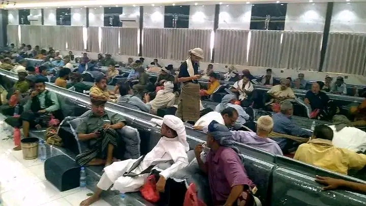لقاء موسع لأبناء شبوة في عدن يشعل الجدل حول إقالة قائد لواء حماية المنشآت لقاء موسع لأبناء شبوة في عدن يشعل الجدل حول إقالة قائد لواء حماية المنشآت
