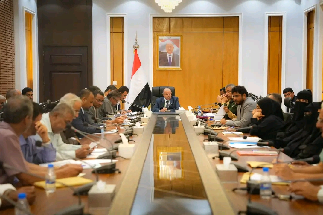 الخنبشي يترأس الاجتماع الدوري للمكتب التنفيذي بساحل حضرموت لمناقشة أداء عدد من المؤسسات 1