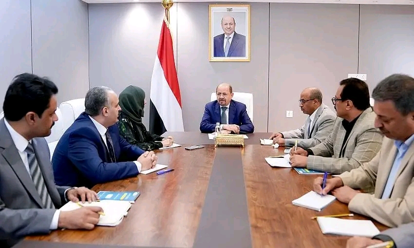 رئيس الوزراء يترأس في عدن اجتماع اللجنة العليا لتسويق النفط 1