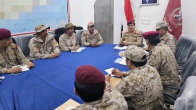 وزير الدفاع يترأس اجتماعا عسكريا للوقوف على تطورات الأوضاع الميدانية 2