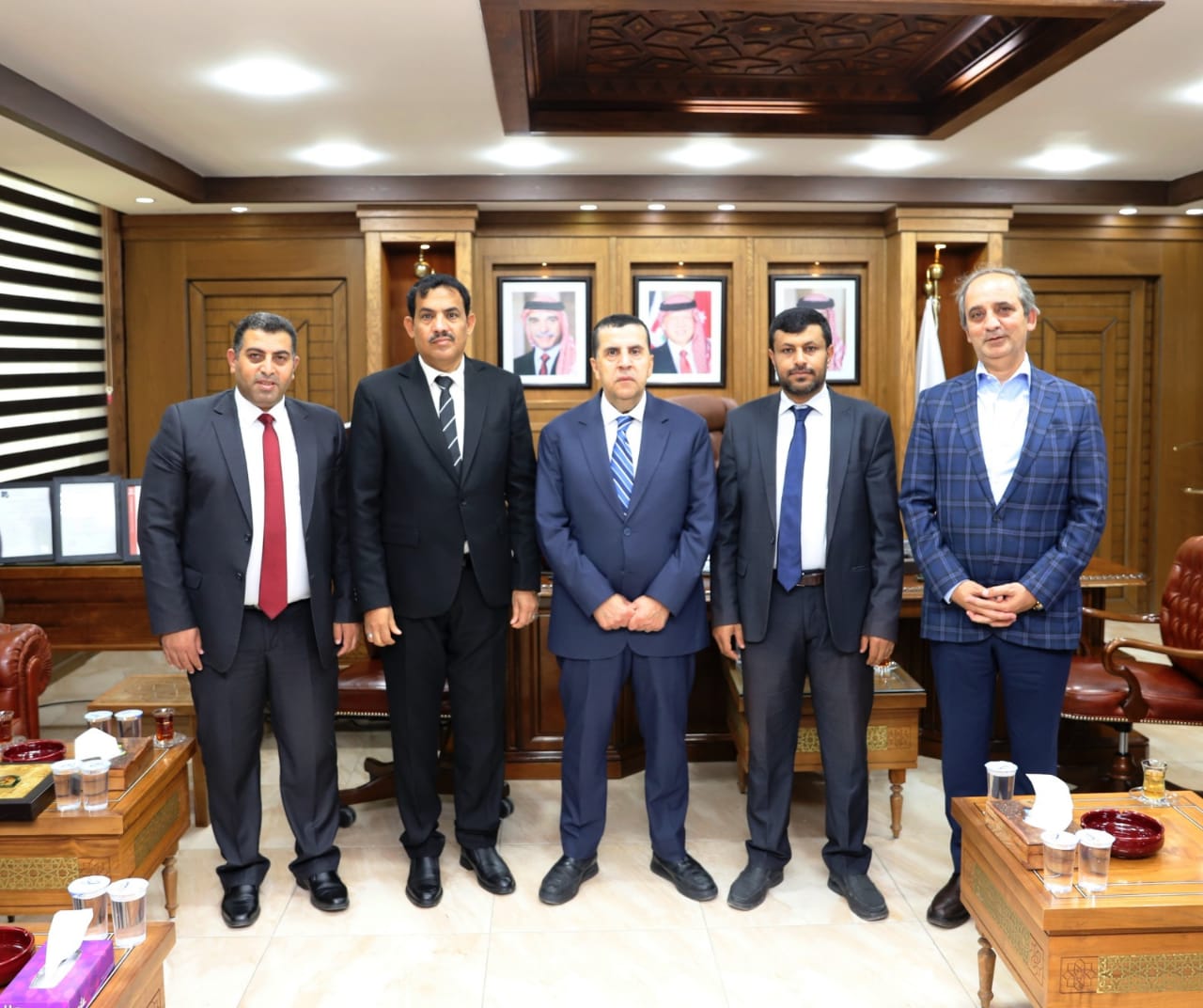 الأردن..نائب رئيس جامعة إقليم سبأ يبحث مع رئيس جامعة البلقاء التطبيقية آفاق التعاون الأكاديمي المشترك 1