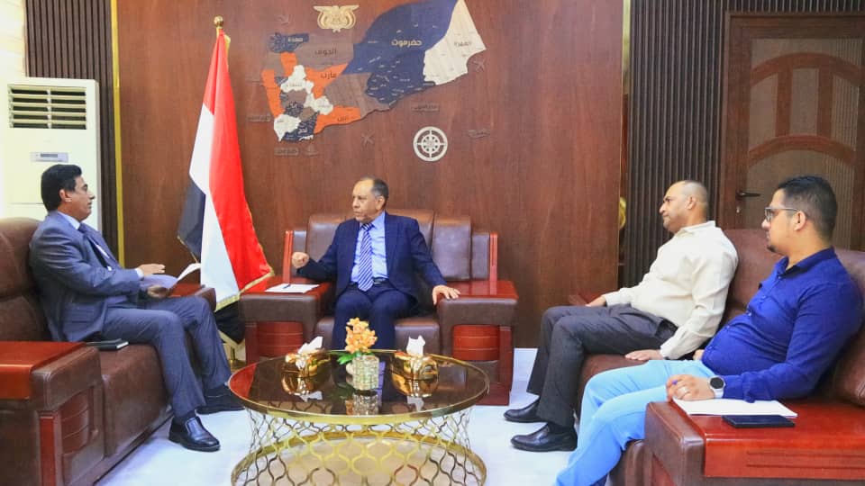 وزير الصناعة والتجارة يبحث مع الأمين العام لمجلس الوزراء تعزيز البيئة الاستثمارية ودعم النمو الاقتصادي 1