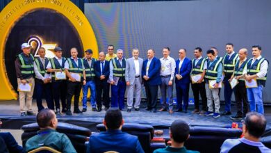 رئيس مجلس إدارة إقليم اليمن بمجموعة هائل سعيد أنعم وشركاه يلتقي العمال والكفاءات الشابة ويكرّم قدامى الموظفين والشركات المتميزة 5