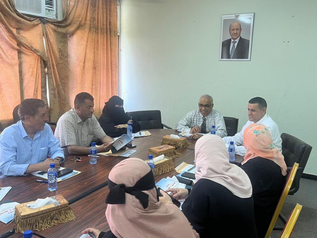 مجلس شؤون الطلاب بجامعة عدن يناقش ملفات القبول والشهادات مجلس شؤون الطلاب بجامعة عدن يناقش ملفات القبول والشهادات