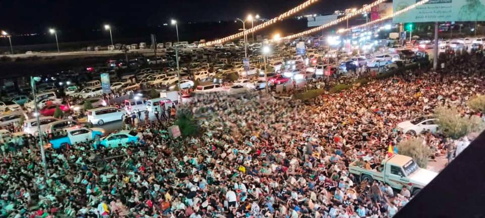حشود جماهيرية تتابع مواجهة فرنسا وإسبانيا في عدن وسط أجواء كروية استثنائية 1