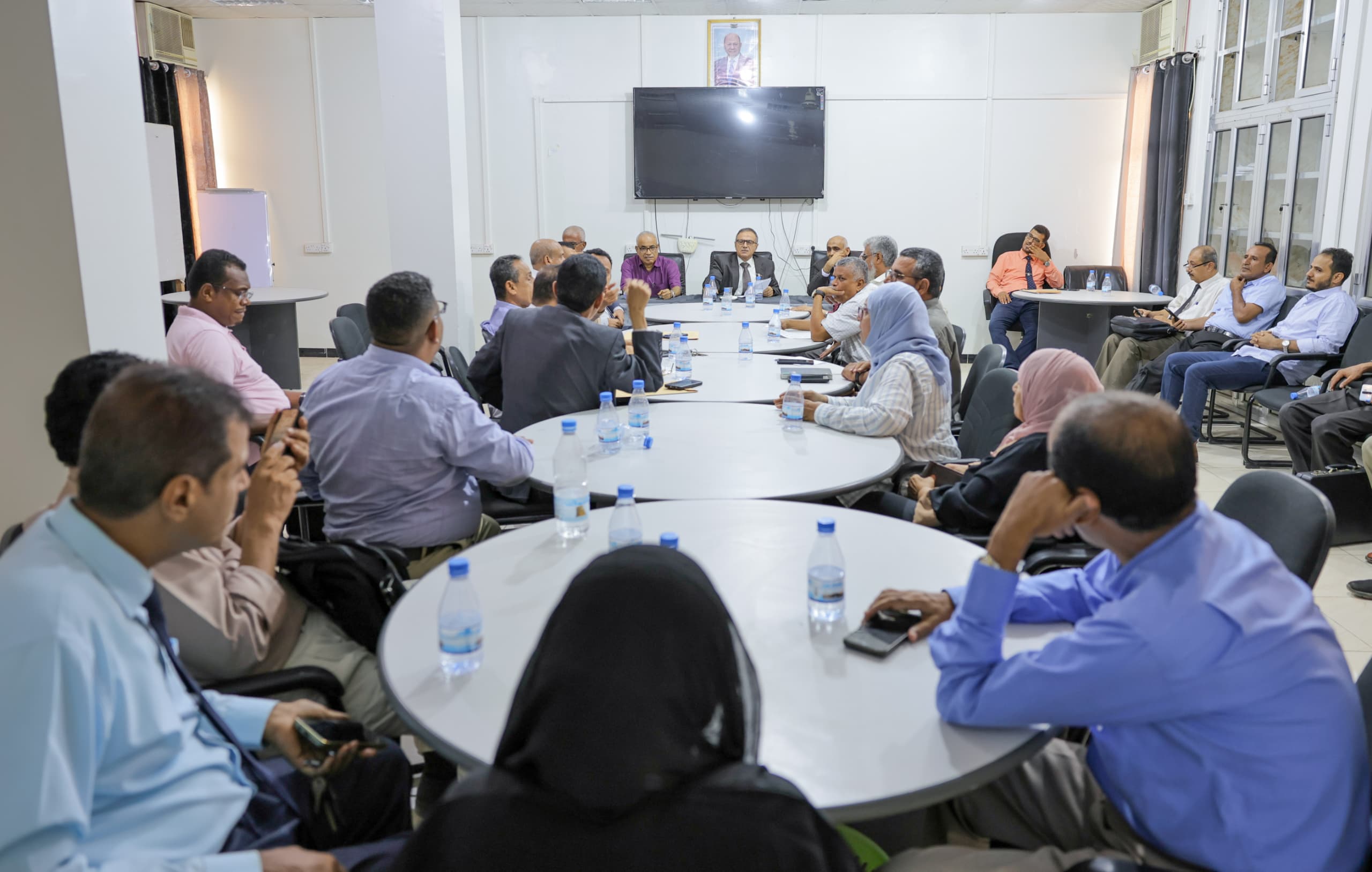 مجلس جامعة عدن يناشد القيادة الرئاسية والحكومة والقضاء حماية الحرم الجامعي وصون المال العام 1