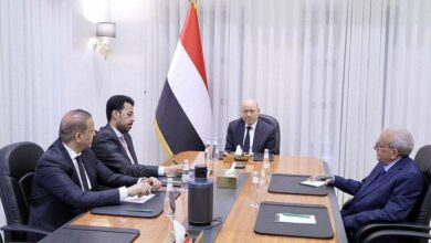 رئيس مجلس القيادة الرئاسي يجتمع برئاسة هيئة التشاور والمصالحة 3