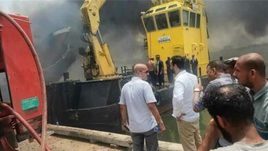لجنة تحقيق تكشف ملابسات حريق زعيمة في ميناء المعلا بعدن وتوقيف طاقمها للتحقيق 3