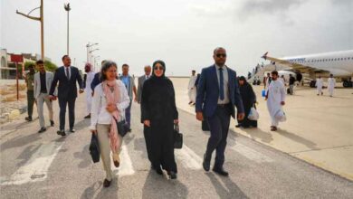 تحرك دبلوماسي لافت.. وكيلا حضرموت يستقبلان السفيرة الفرنسية في مطار الريان 2