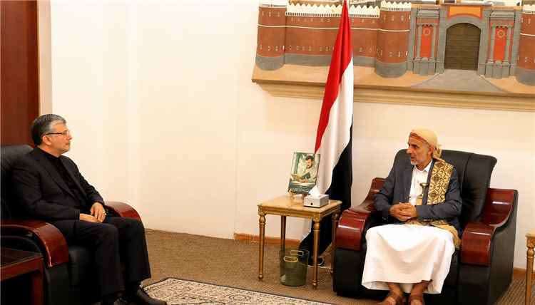 ظهور السفير الإيراني في صنعاء يشعل التساؤلات.. هل دخلت علاقة طهران والحوثيين مرحلة جديدة؟ 1