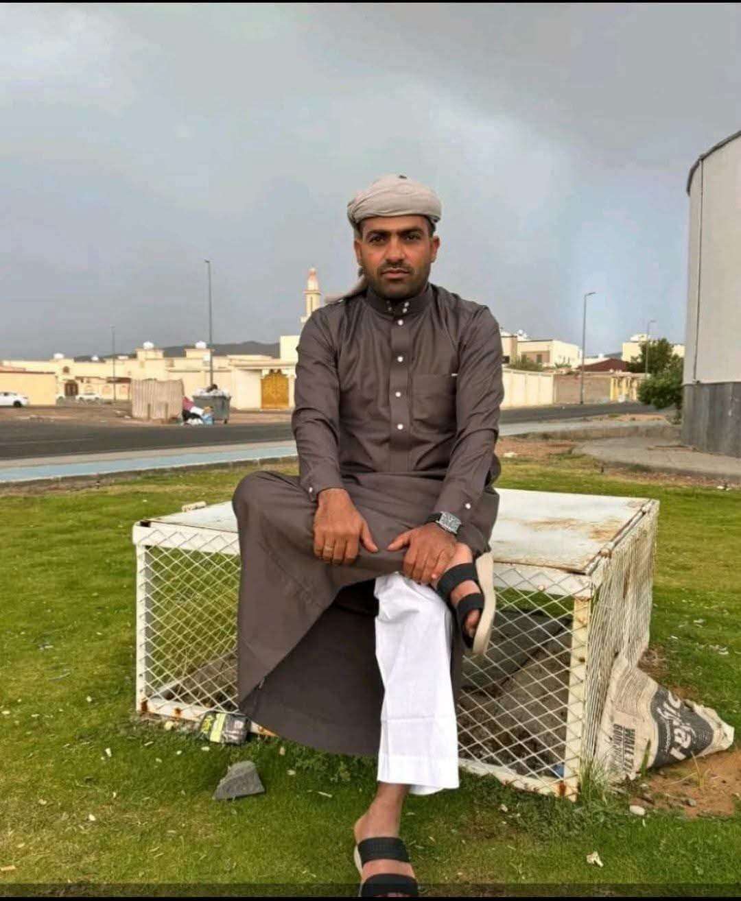 فاجعة تهز أسرة يمنية في السعودية.. وفاة الأب وزوجته وابنه بحادث مروري مؤلم 1