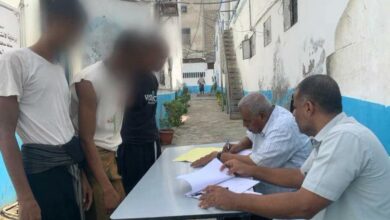 وكيل نيابة شرق المكلا يتفقد أوضاع المحتجزين في حجز الأمن 4