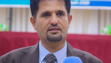 د. ياسر باعزب.. تجربة إعلامية ترسم ملامح الحضور المؤسسي لإعلام أبين 5
