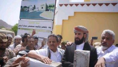 محافظ أبين يضع حجر الأساس لمشروع إنشاء وتجهيز مبنى الأحوال المدنية والسجل المدني بسباح 4