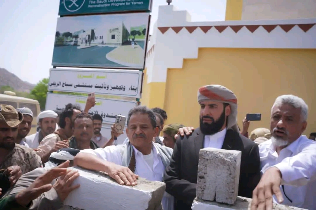 محافظ أبين يضع حجر الأساس لمشروع إنشاء وتجهيز مبنى الأحوال المدنية والسجل المدني بسباح 1